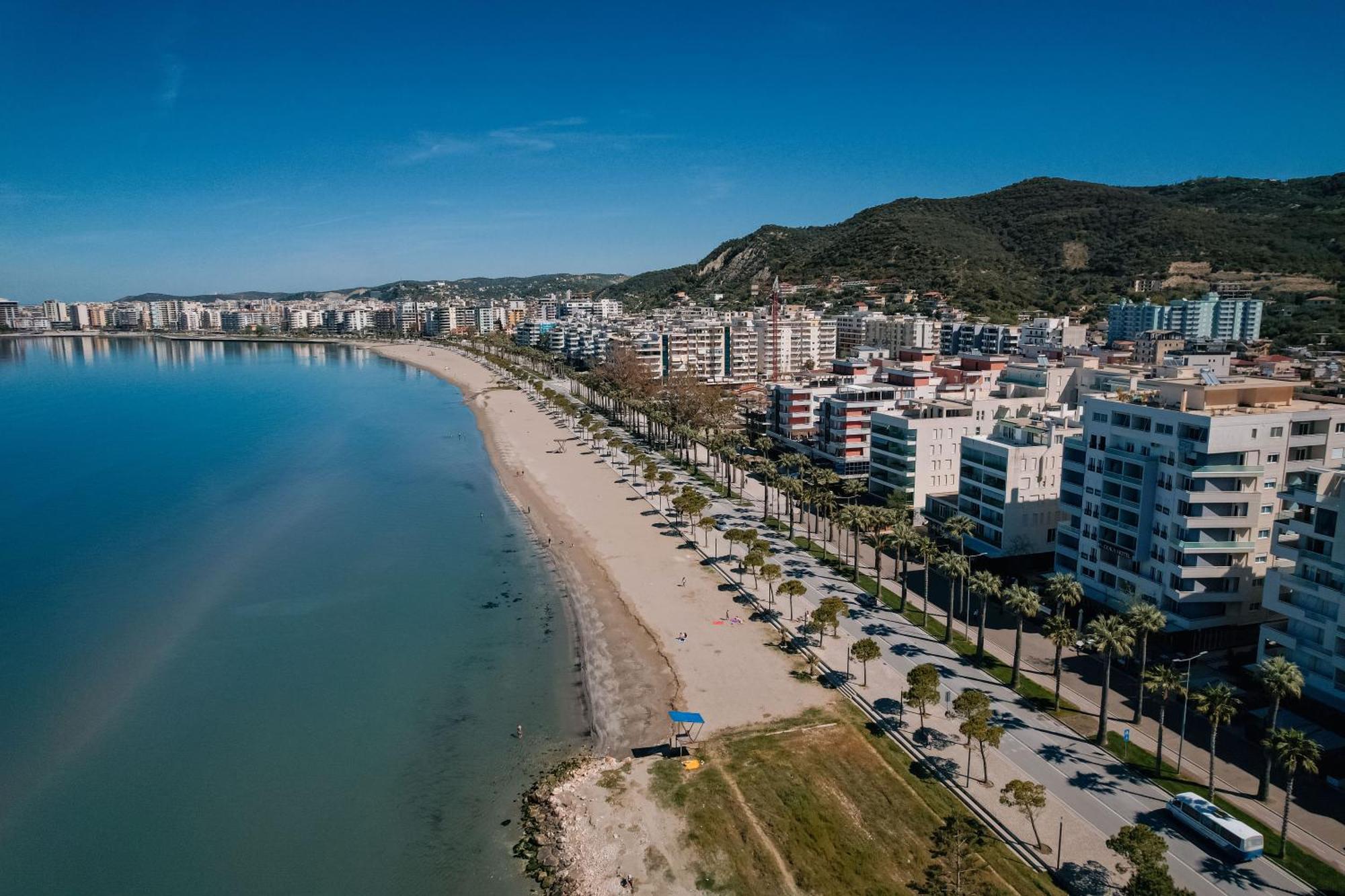 Duka Hotel Vlorë エクステリア 写真